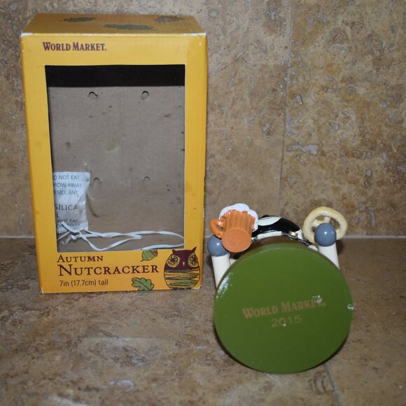 Vintage World Market autumn fall racoon animal Nutcracker Figure Statue Beer - Picture 8 of 8